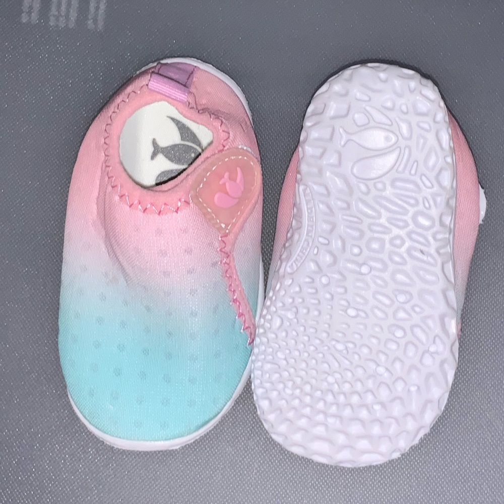 Amazon Kids Water Shoes in Pink and Blue